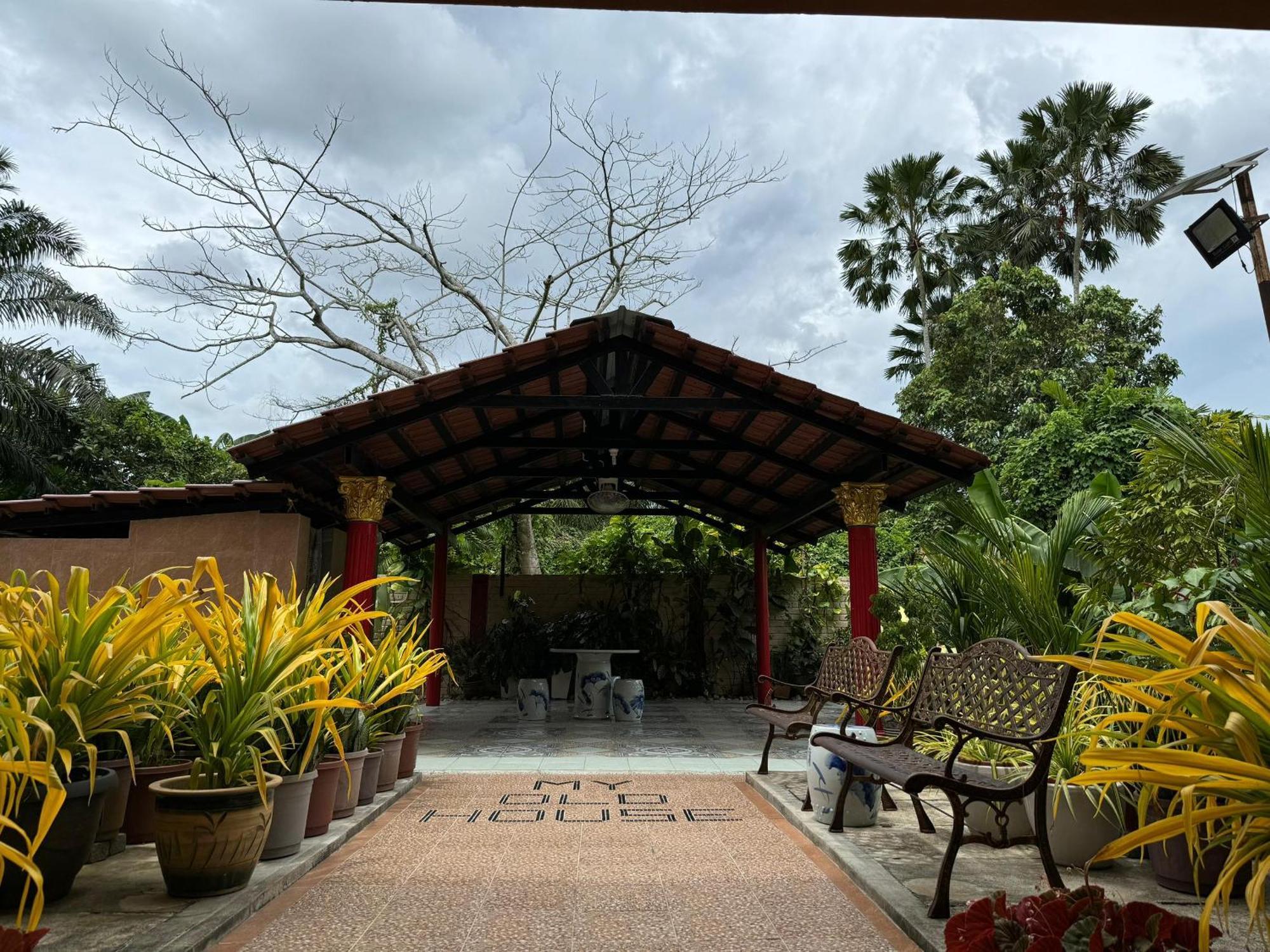 Ferienwohnung Myoldhouse Lahad Datu Exterior foto